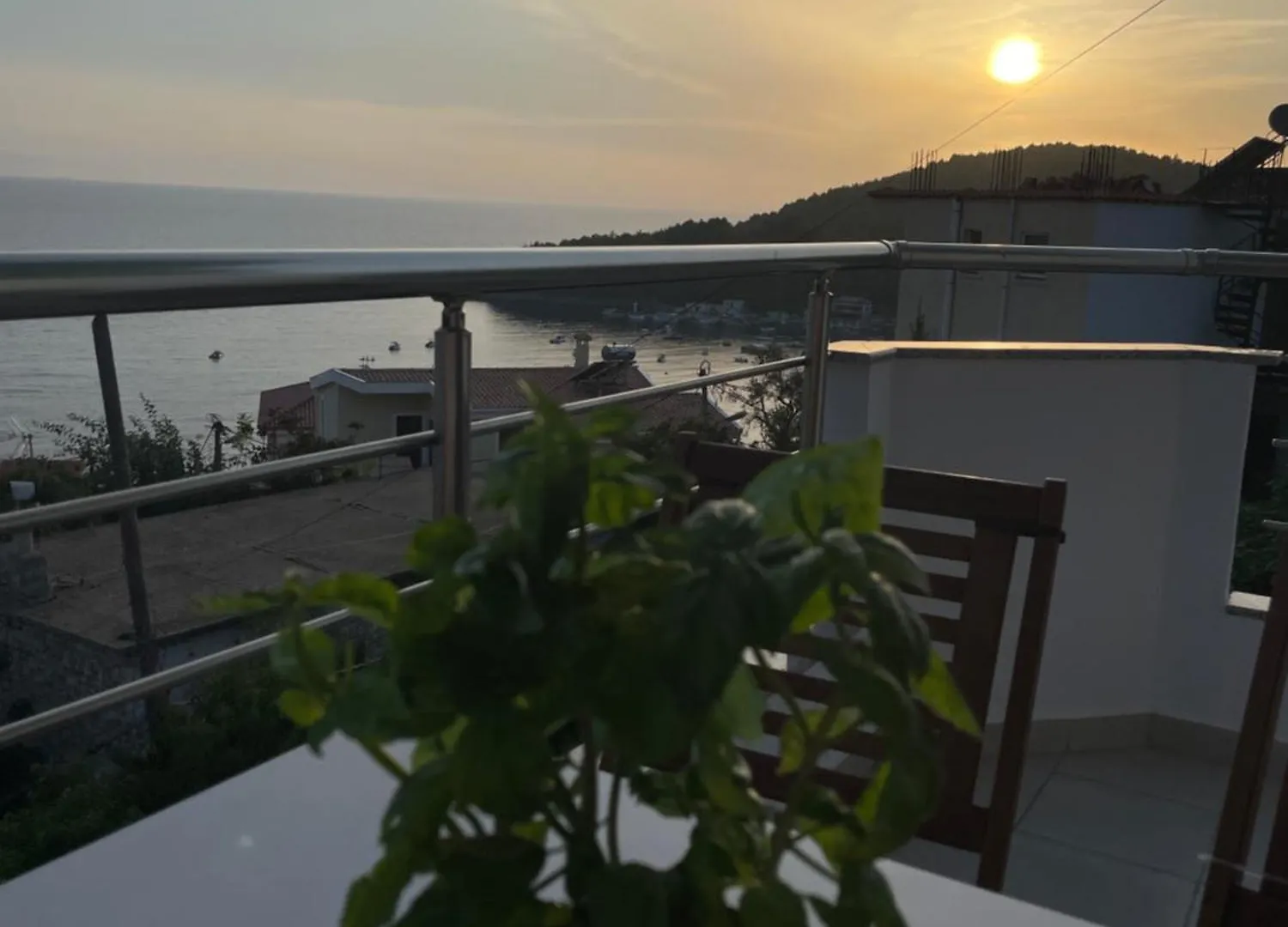 Tasos Rooms Himare
