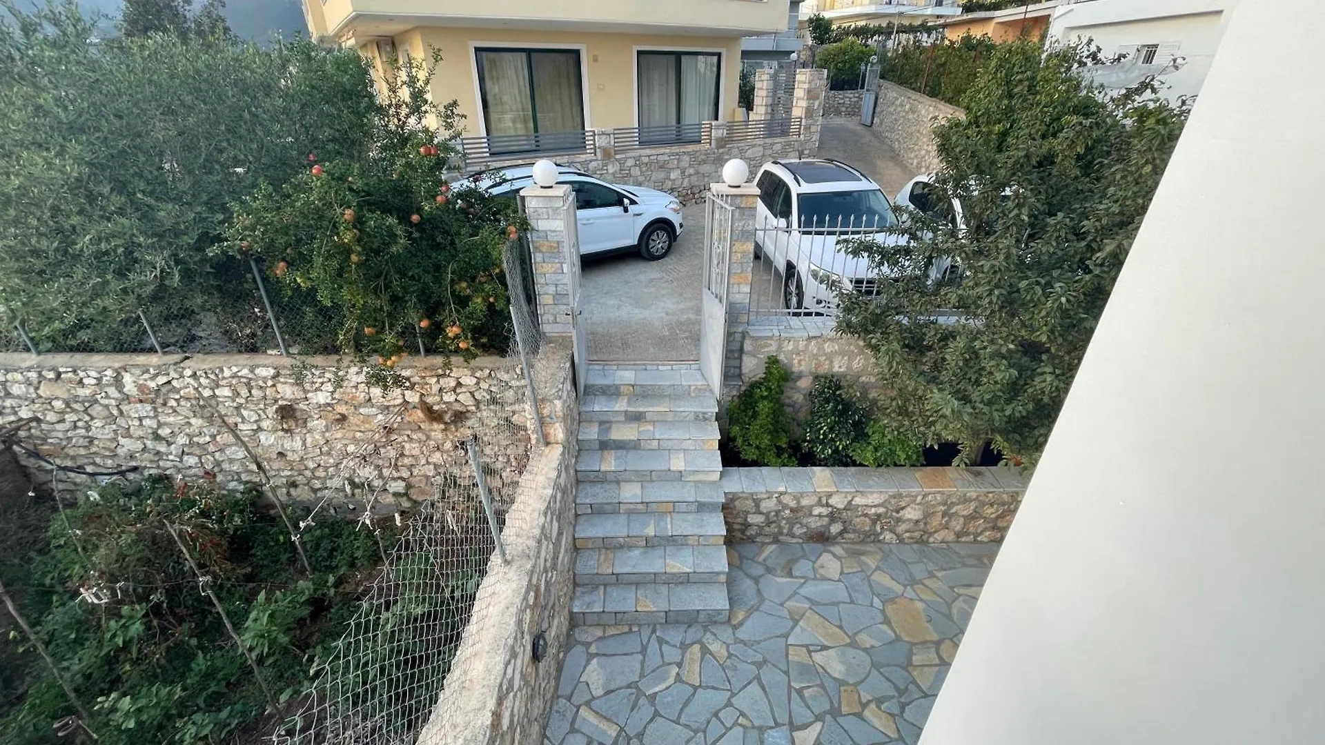 Tasos Rooms Himare