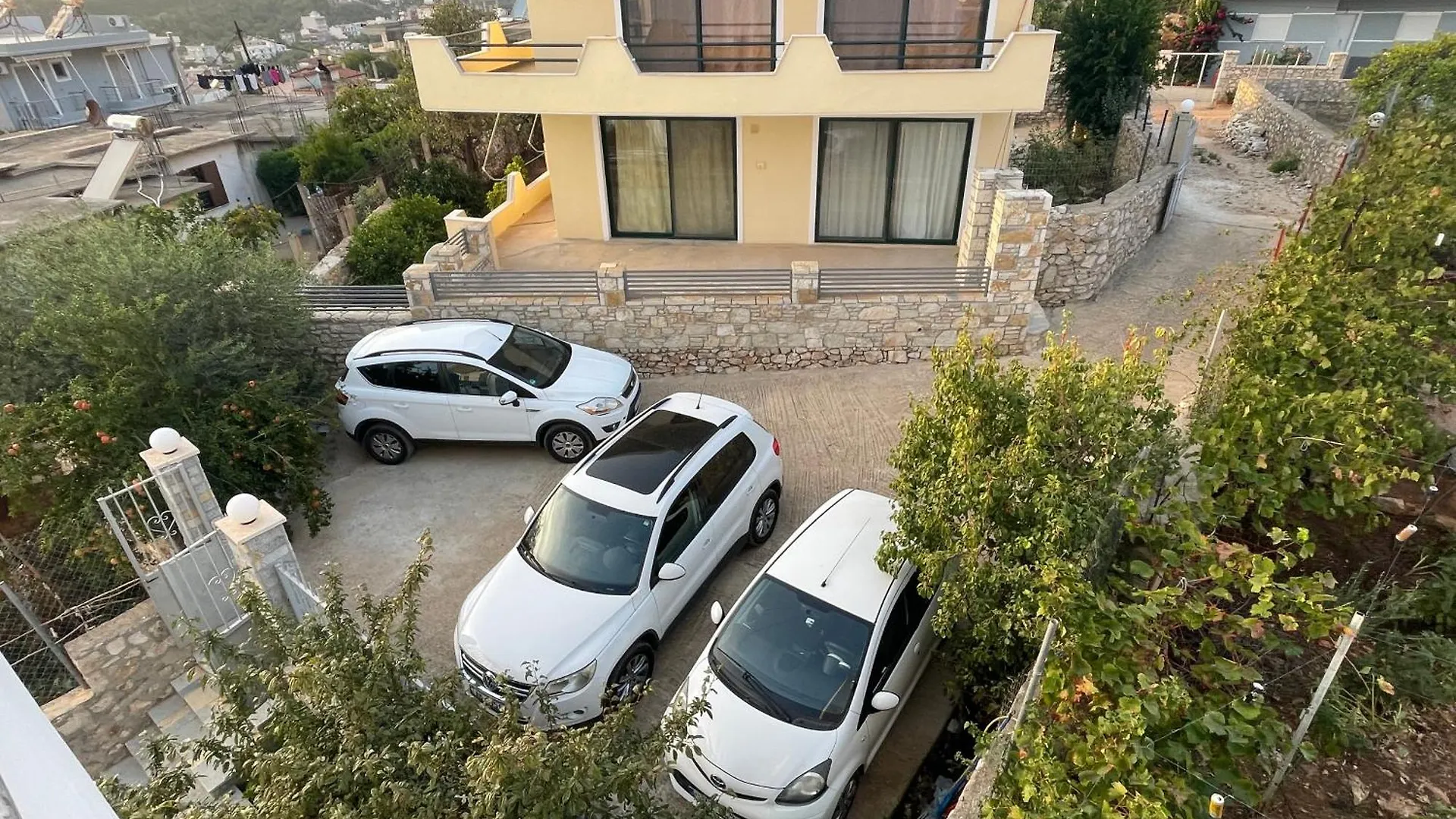 Tasos Rooms Himare 0*,