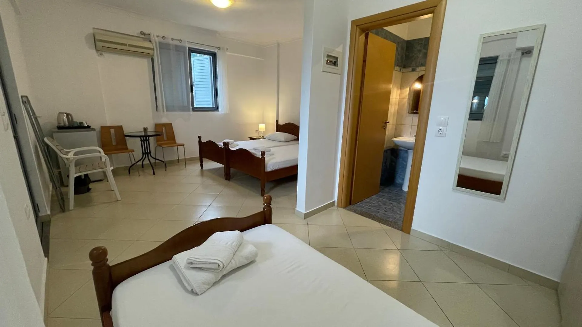 Tasos Rooms Himare
