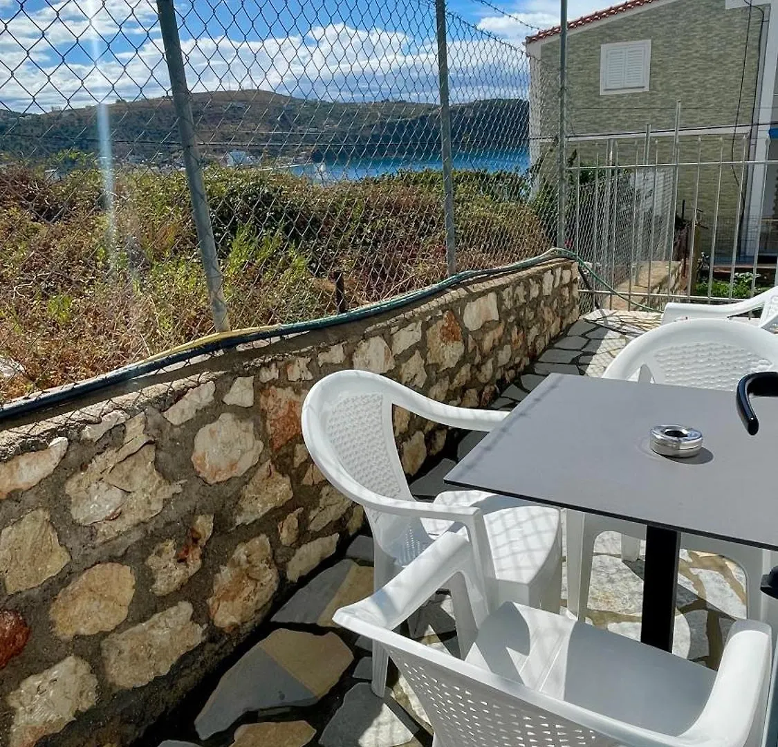 Tasos Rooms Himare 0*,
