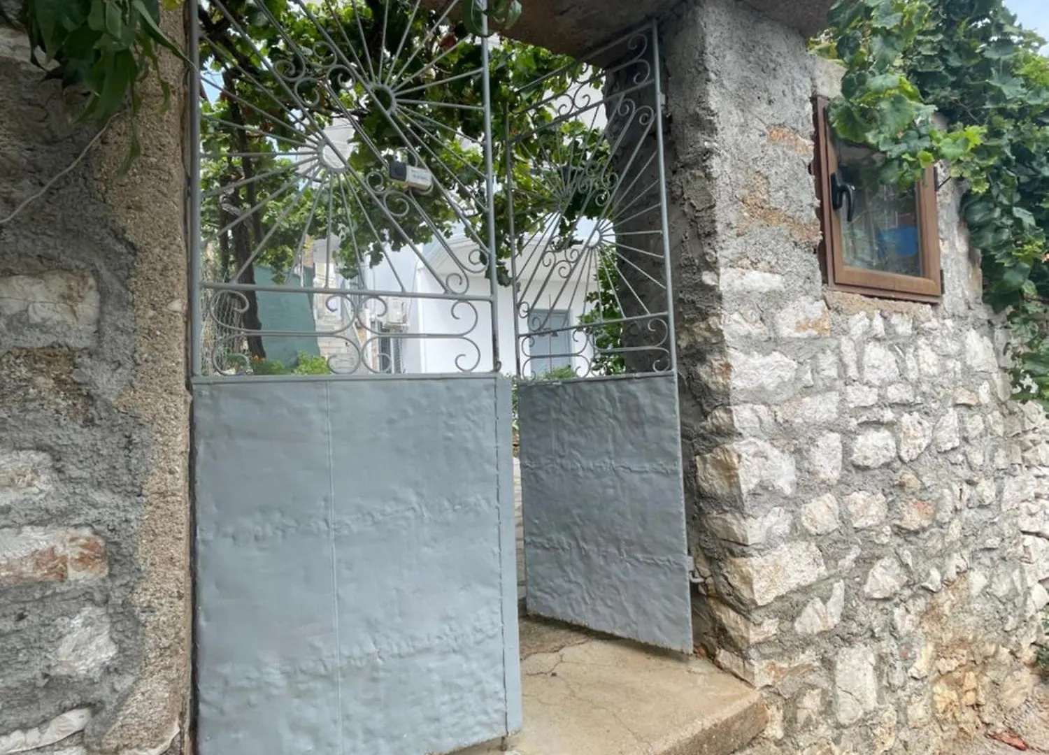 Guest house Tasos Rooms Himare Albania