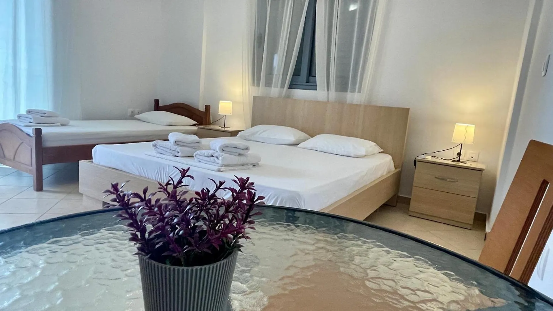 Tasos Rooms Himarë