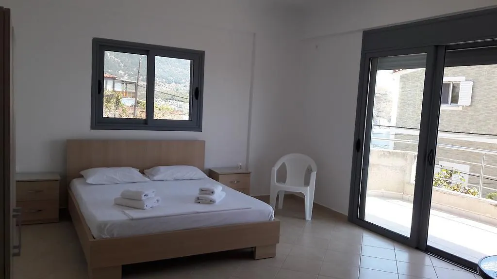 Tasos Rooms Himarë