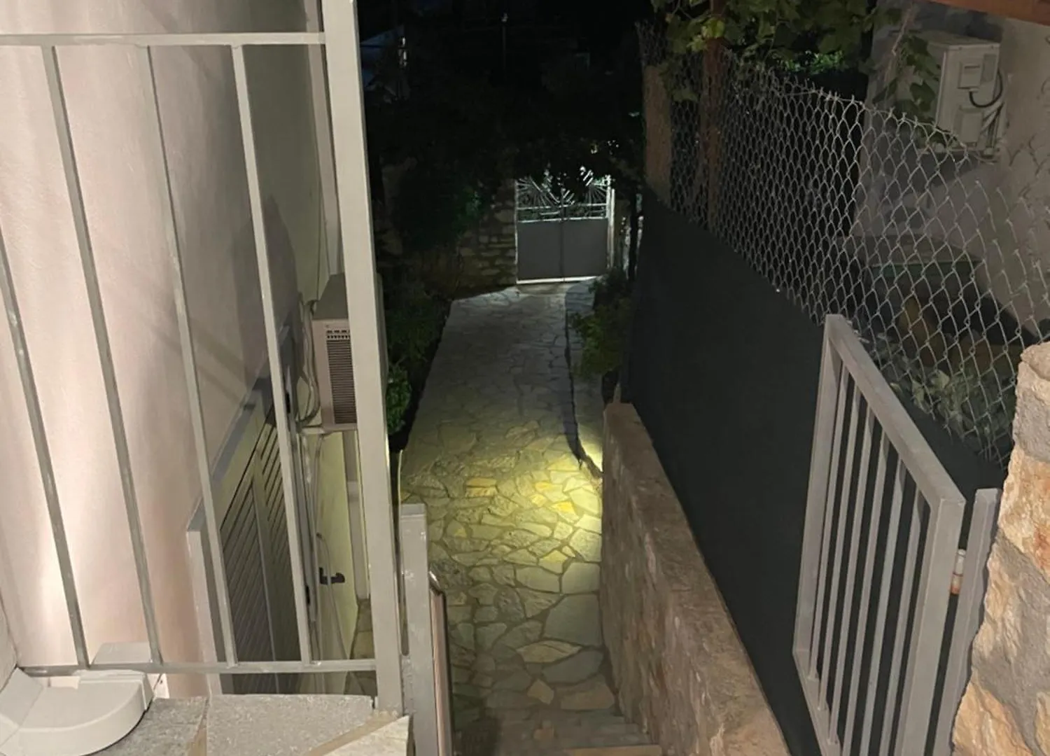 Tasos Rooms Himare 0*,  Albania