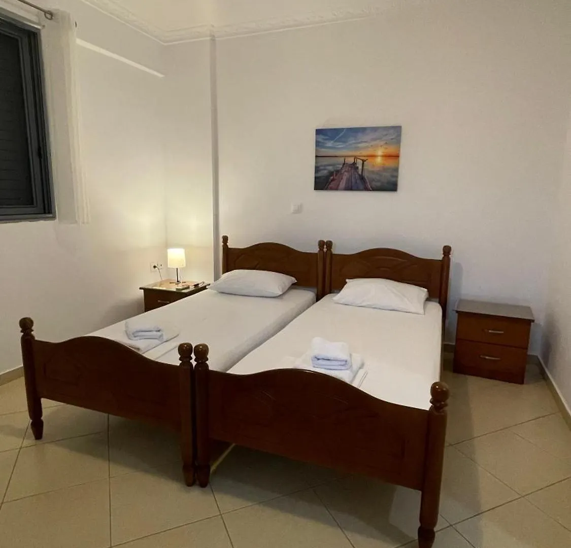 Tasos Rooms Himare 0*,  Albania