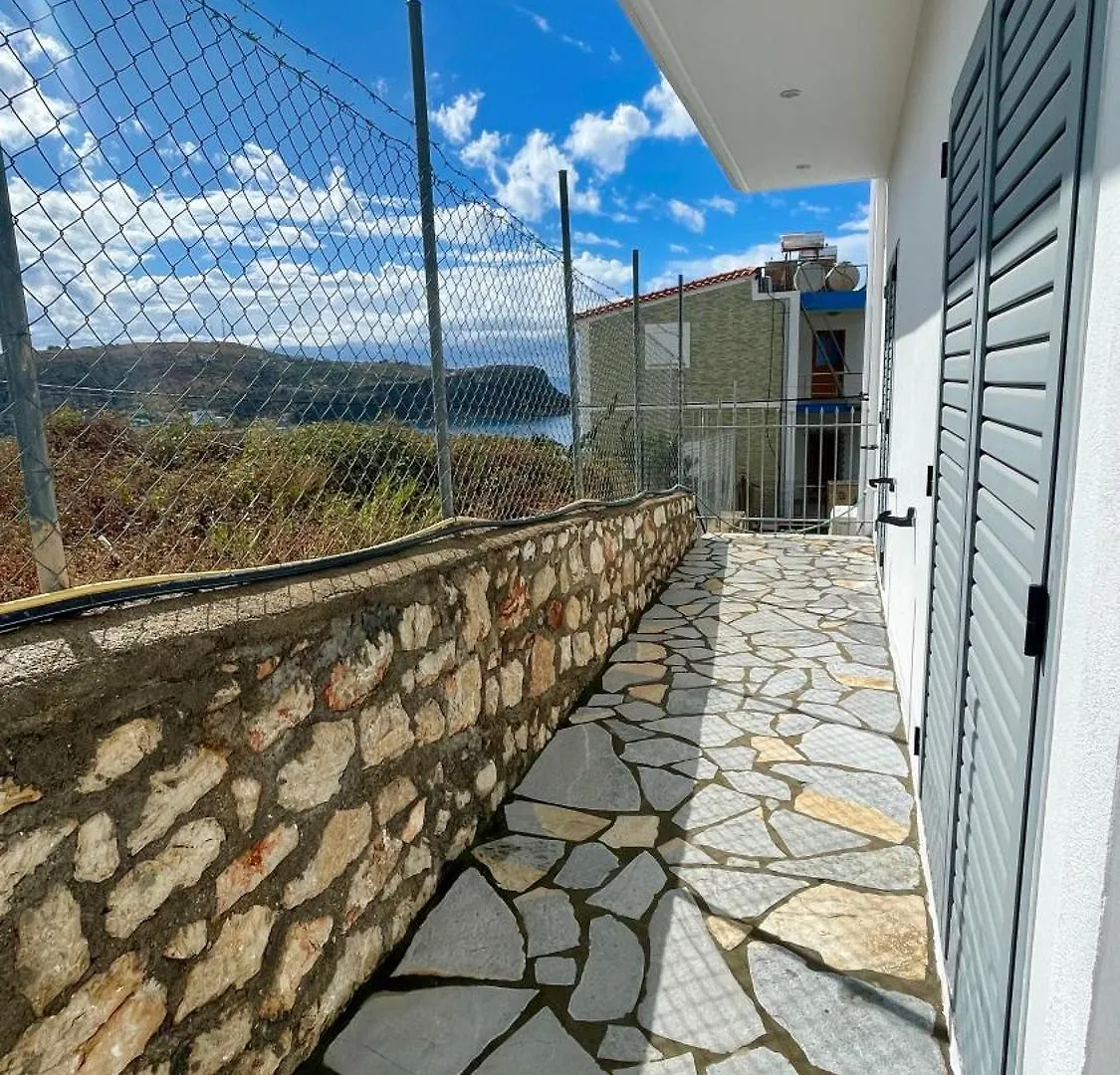 Guest house Tasos Rooms Himare