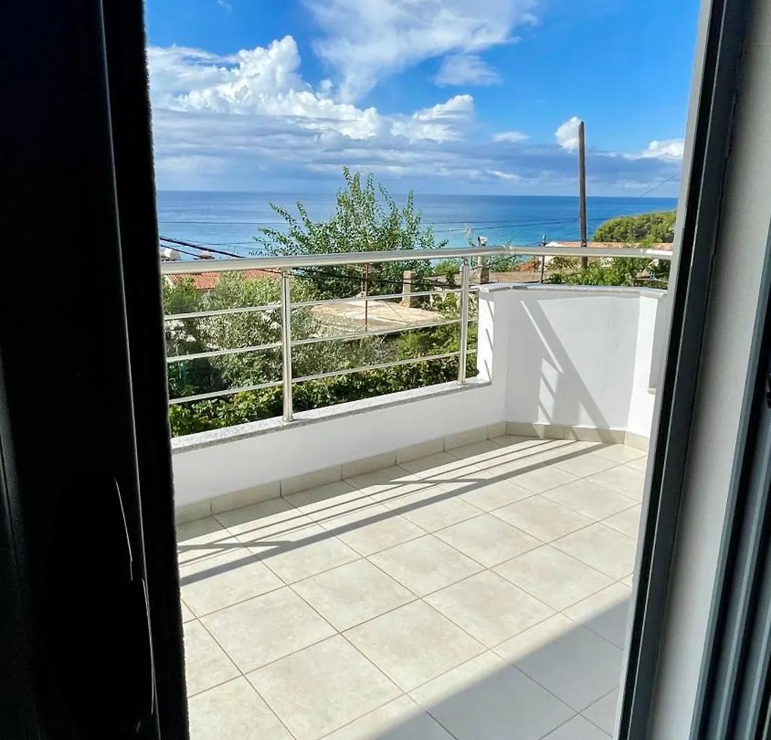Guest house Tasos Rooms Himare