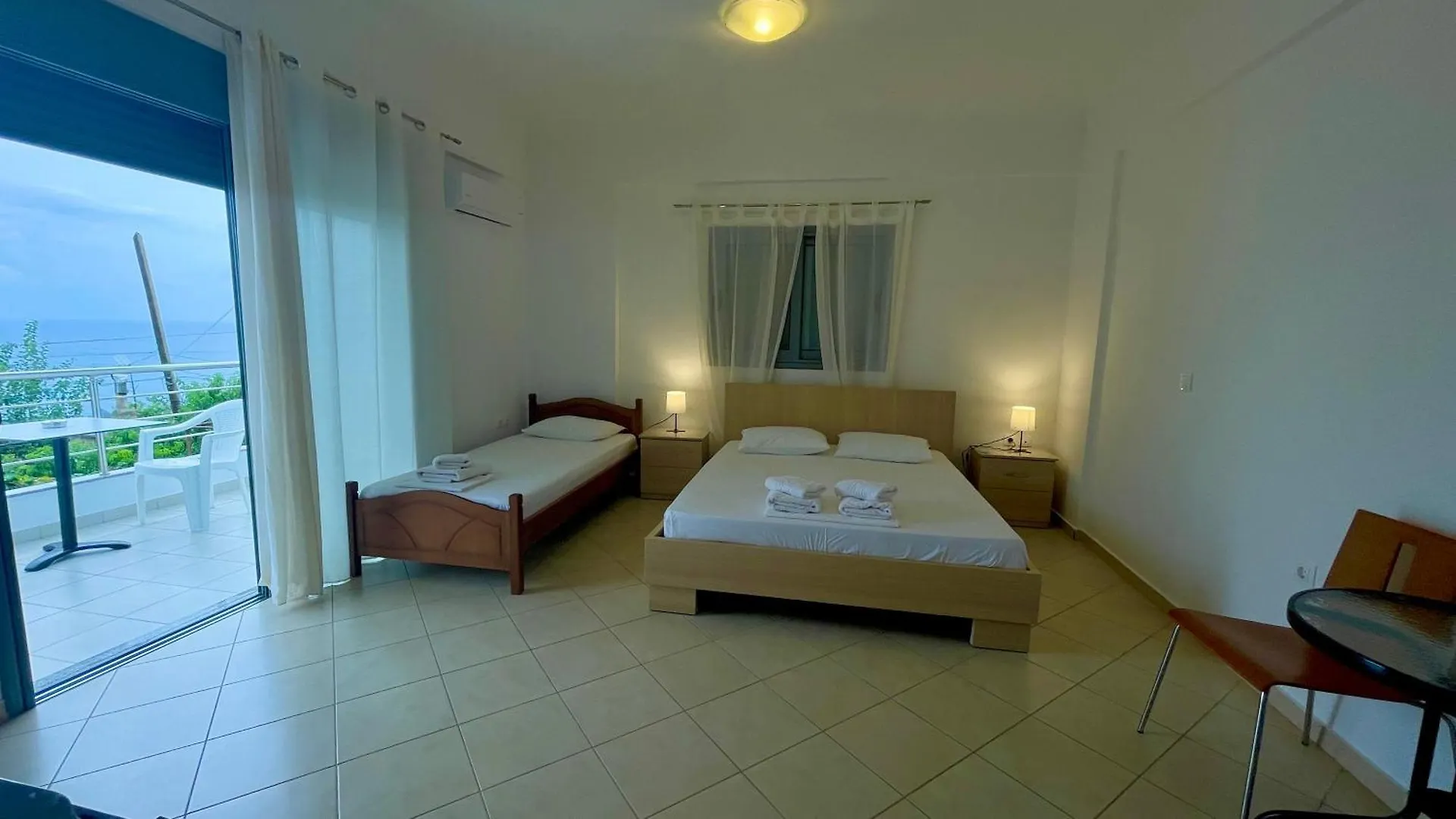 Tasos Rooms Himare 0*,